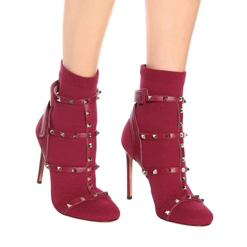 Valentino Garavani Rockstud Ankle Boots In Burgundy - Red - Garnet